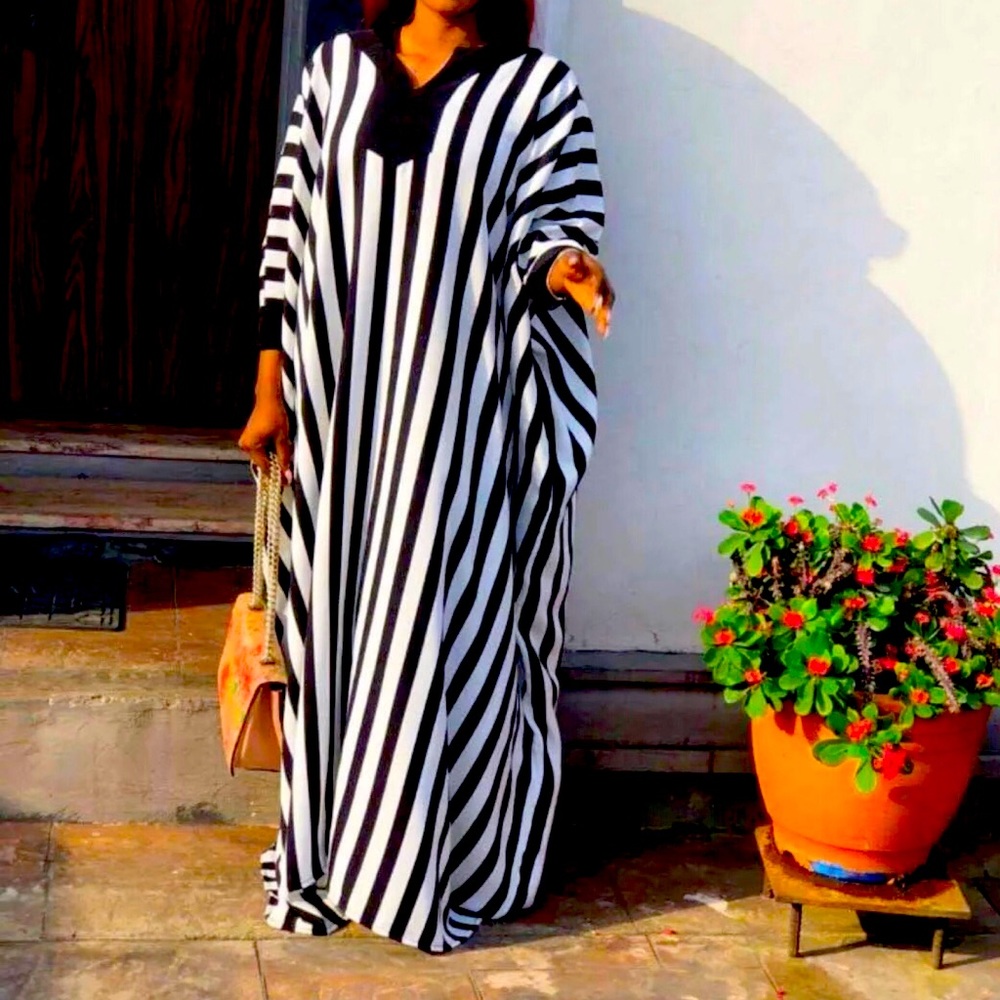 Elegant Black and White Striped Kaftan - Perfect for Effortless Style! 🖤🤍